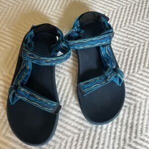Boys Tevas
